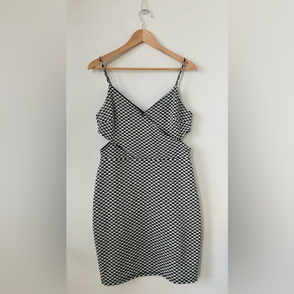 NWT Sexy Bodycon Graphic Cutout Mini Dress Black & White Party Night Out Size M